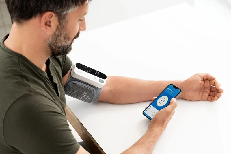 Beurer BM 59. Bluetooth-Oberarm-Blutdruckmessgerät