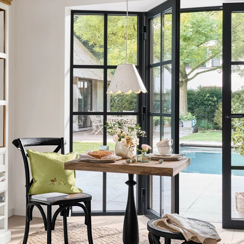 Hängelampe Hollivale – Romantische Pendelleuchte aus Rattan