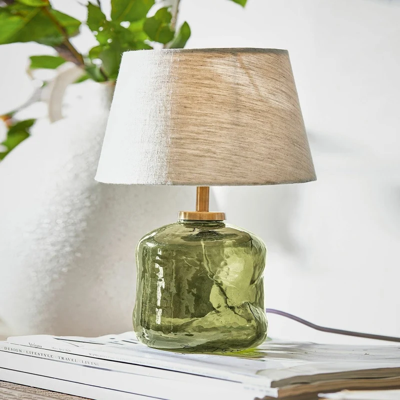 Tischlampe Rufino – Landhausstil-Tischlampe mit Leinenschirm