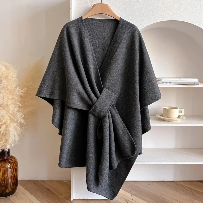Damen Poncho – Weicher Stoff, Lockere Passform & Vielseitig Tragbar