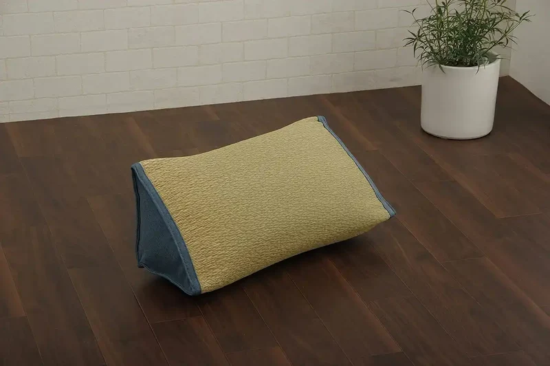 Ikehiko Corporation Igusa Cushion Relaxing Sofa Pillow From Japan Smooth & Deodorizing Simple & Approx.