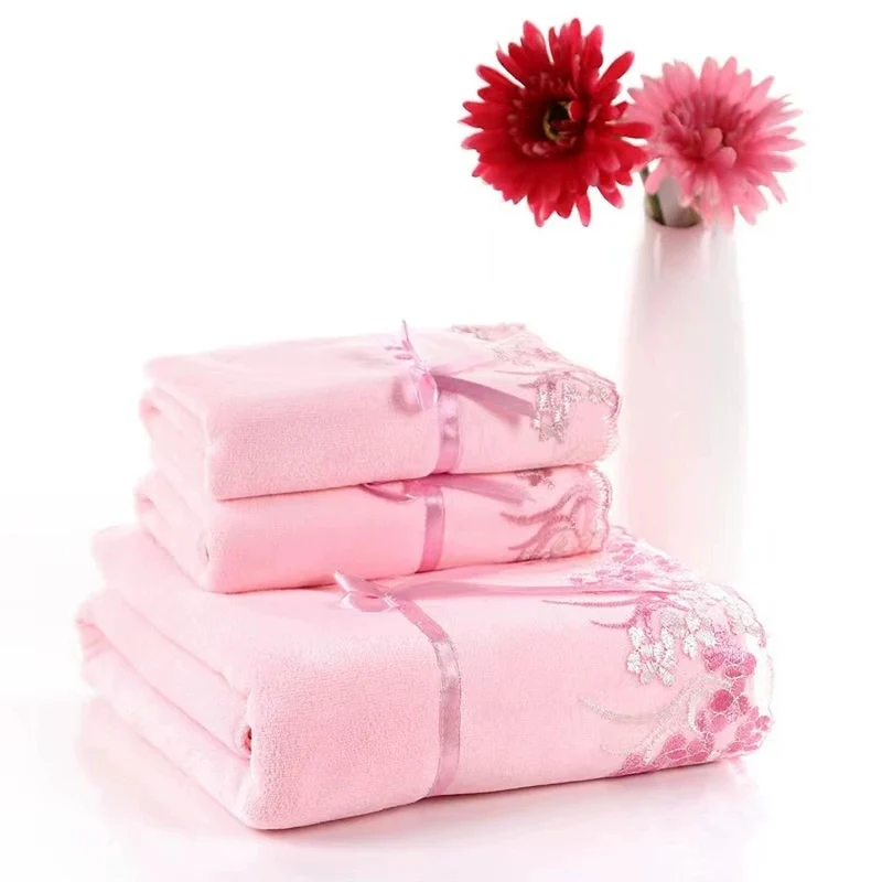 3-teiliges Handtuchset mit Spitzenbesatz – Weich, Saugfähig & Elegant für Bad oder Geschenkidee