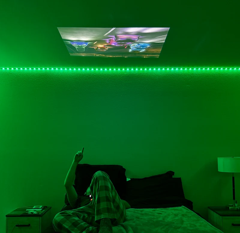 Mini Projektor – Tragbar, Wireless Screen Mirroring & Integrierter Lautsprecher