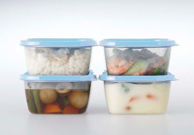 Iwasaki Industry Antibacterial Smart Flap Square Mini 150Ml 4-Piece Microwave Storage Container