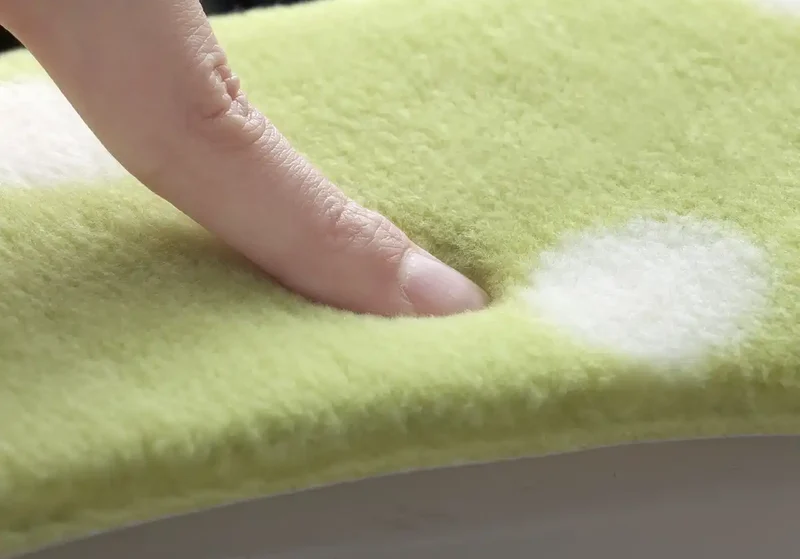 Sanko Mitsuba Toilet Seat Cover 9Mm Washable Green Dots Suction Kc-72