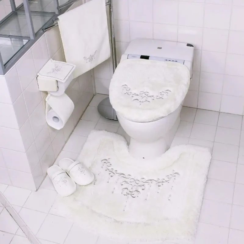 Senko Japan Nynas Shanti Toilet Mat Platinum X Ivory 70X70Cm Rhinestones 17873