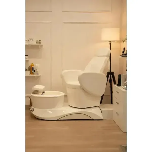 SPA Pediküre Sessel, Fußpflegestuhl Ava mit Waschbecken, Hydro-Massagefunktion und verstellbarem Sitz in Weiß