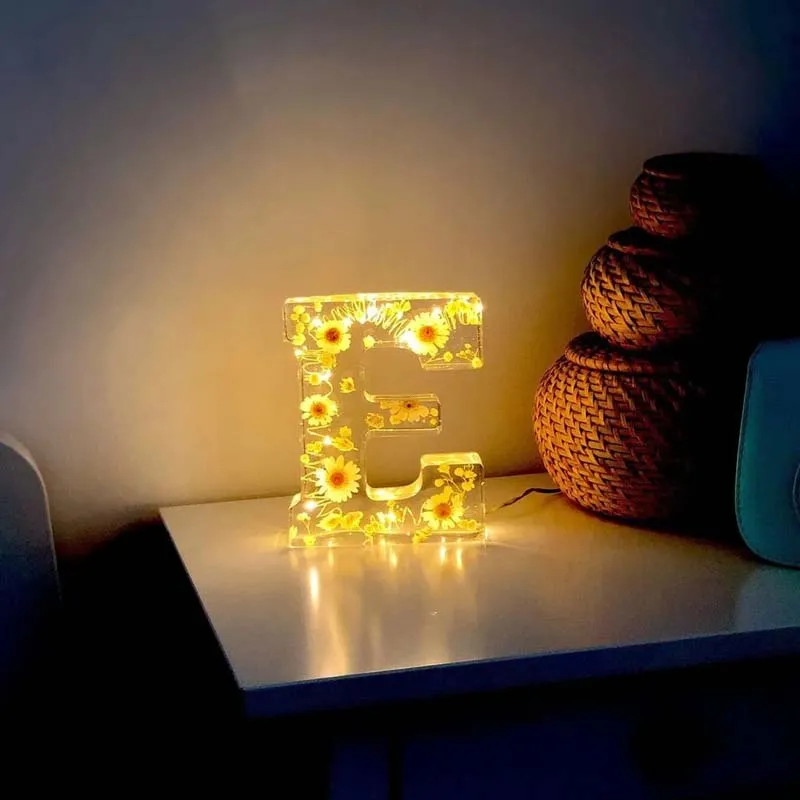 Harz-Blumen-Nachtlicht | LED-Deko-Lampe in Buchstabenform