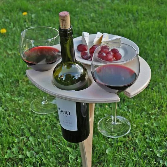 Outdoor Weintisch Picknick für den Sommer