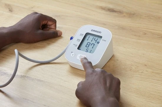 OMRON X2 Smart PLUS Bloeddrukmeter Bovenarm- Blood Pressure Monitor met Hartslagmeter ‚Äì Onregelmatige Hartslag - Klinisch Gevalideerd - met Mobiele App - 22 tot 42 cm Manchet