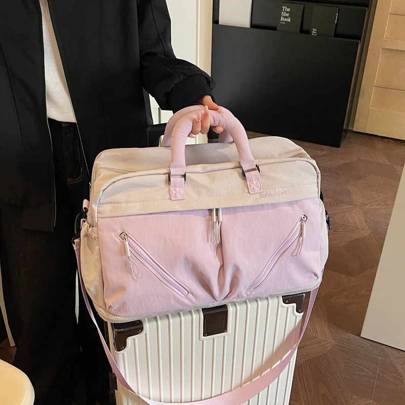 Stylische Laptop-Reisetasche mit mehreren Fächern Skanto