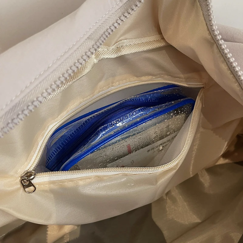 Stylische Laptop-Reisetasche mit mehreren Fächern Skanto