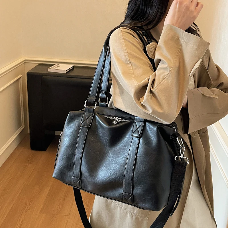 Elegante und stilvolle Tragetasche mit abnehmbaren Schultergurten Skanto