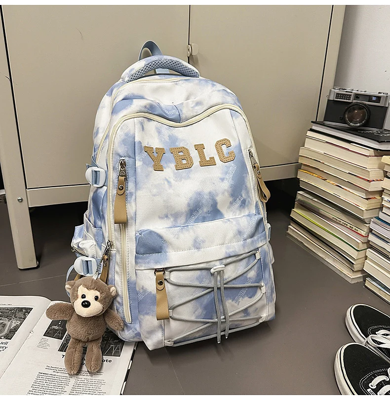 Schultasche mit mehreren Fächern und Wolkenmuster