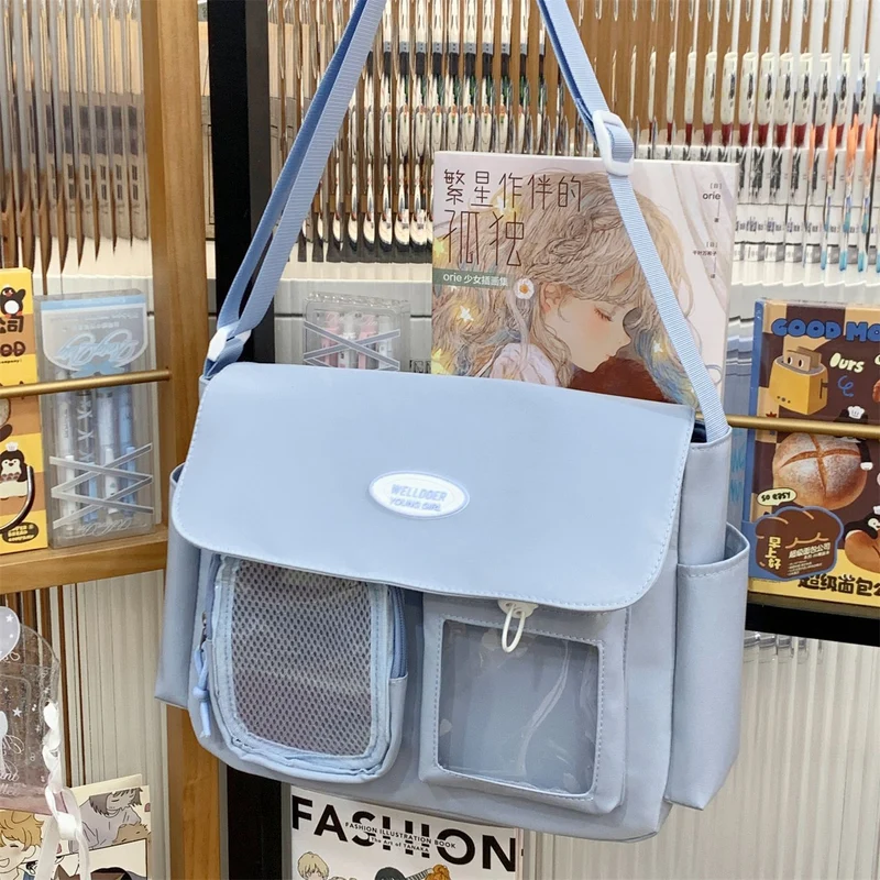 Schulrucksack im Messenger-Stil mit vielen Fächern