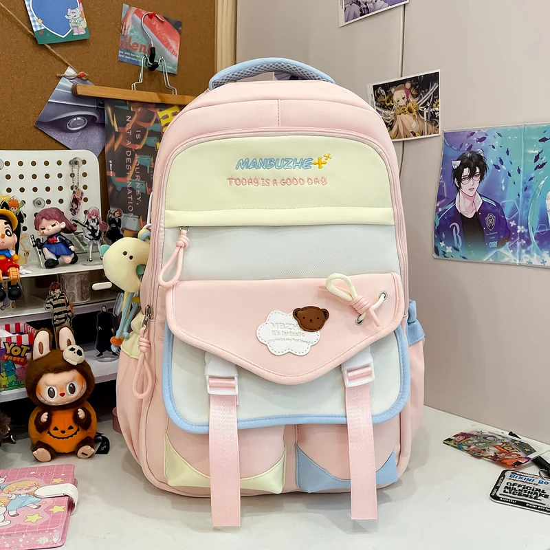 Lässiger Schulrucksack mit vielen Taschen