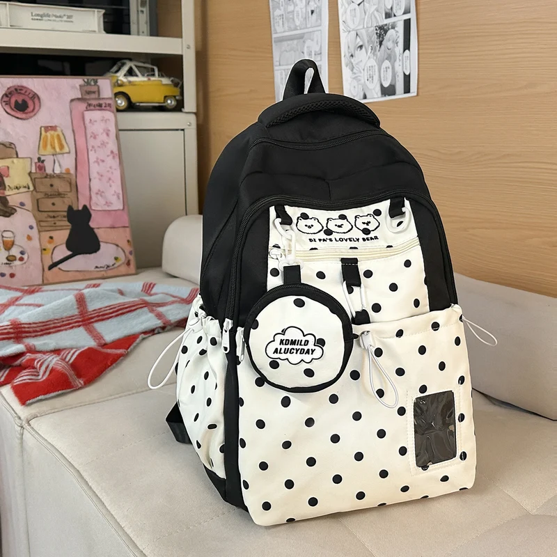 Lustiger Schulrucksack mit Charakter-Motiv und mehreren Fächern