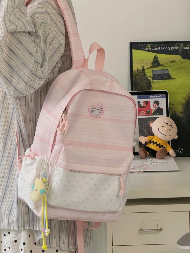 Leichter Wander-Schulrucksack mit mehreren Taschen