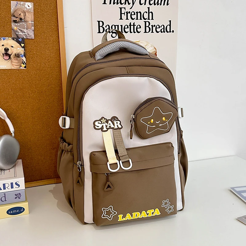 Niedlicher Schulrucksack im Charakter-Design
