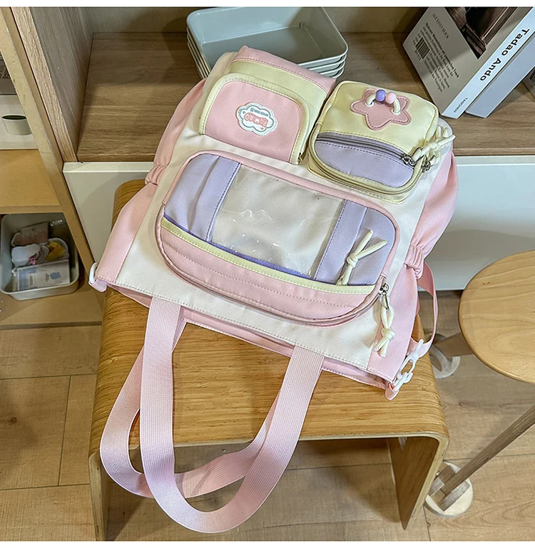 Schulrucksack mit mehreren Fächern und Charakterdesign
