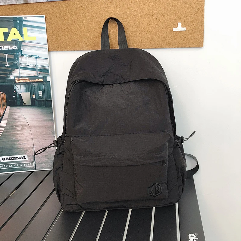 Leichter erweiterbarer Schulrucksack