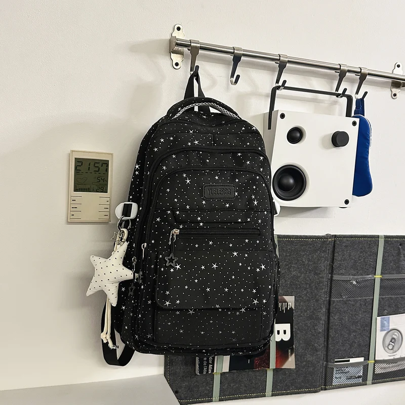 Mehrfächer-Schulrucksack mit Sternenapplikationen