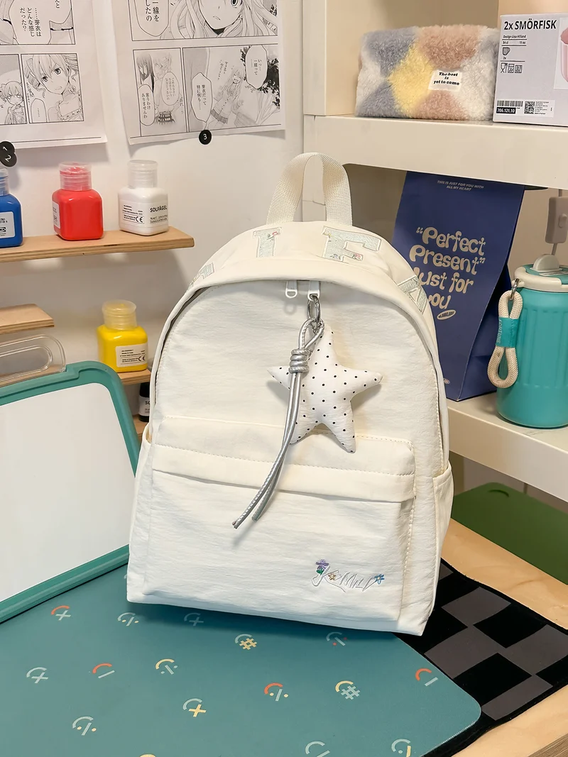 Lässiger leichter Schulrucksack mit vielen Fächern