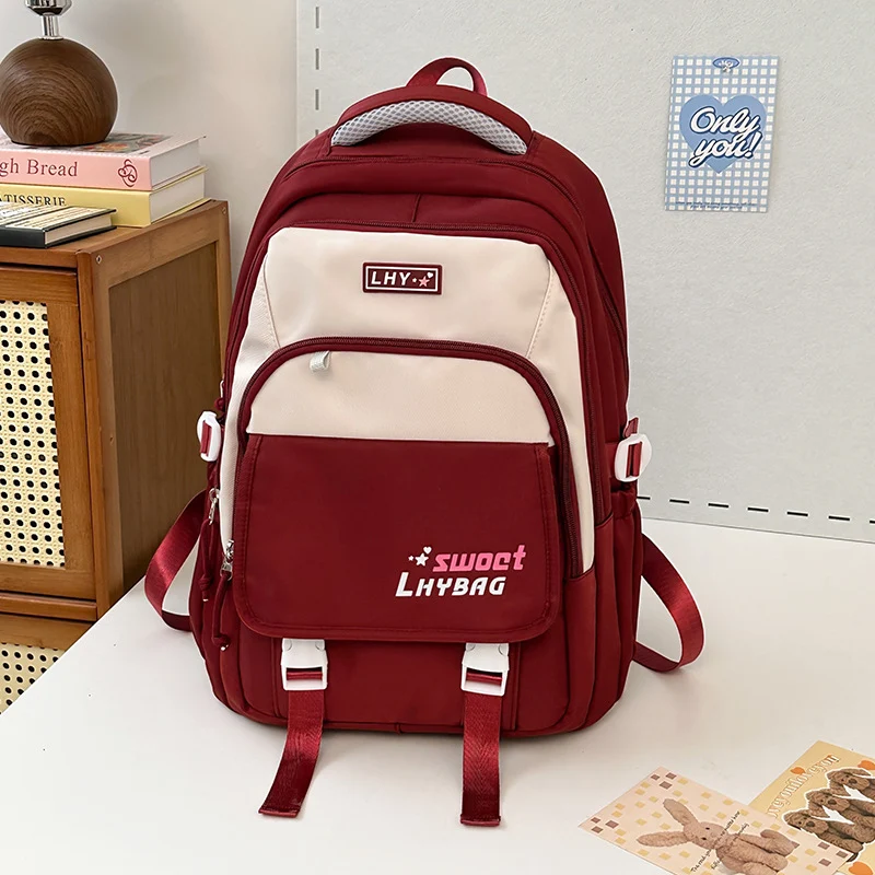 Lässiger Schulrucksack mit vielen Taschen