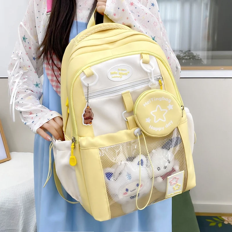 Niedlicher Schulrucksack mit mehreren Fächern und Charakter-Motiv