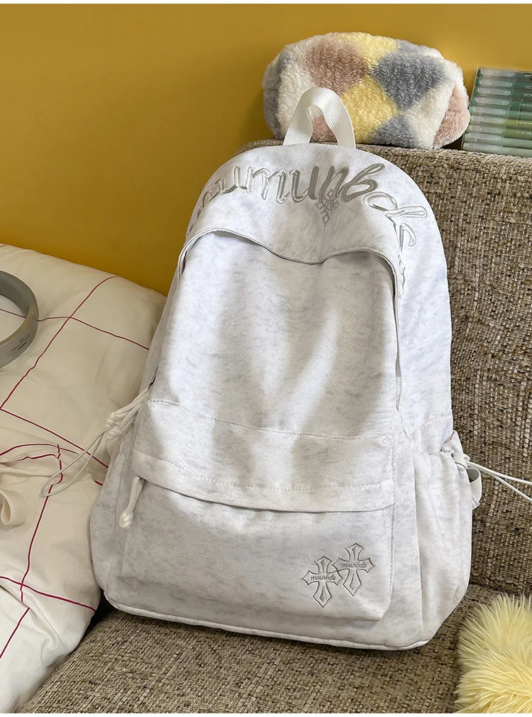 Lässiger Canvas-Schulrucksack mit vielen Fächern