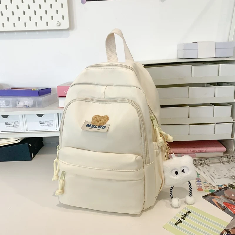 Lässiger Schulrucksack mit vielen Taschen