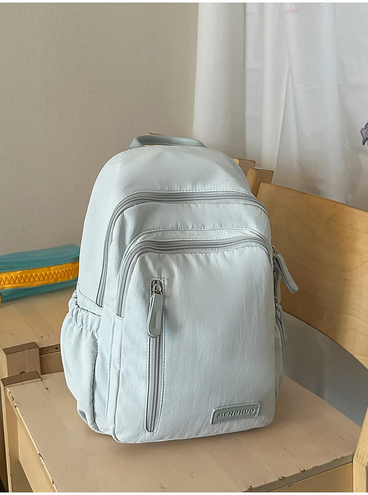 Kompakter Reise-Schulrucksack mit vielen Fächern