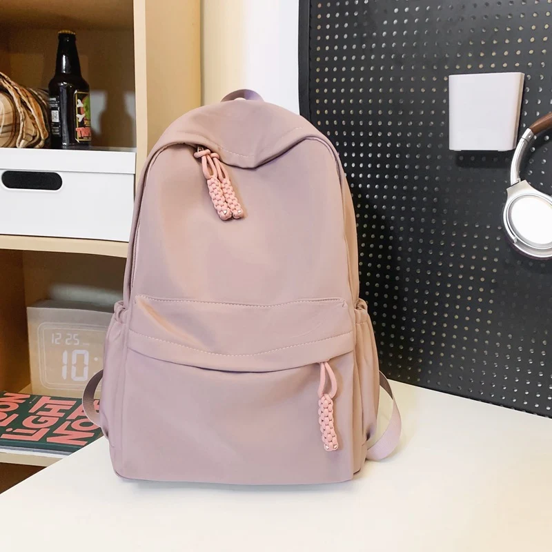 Kleiner Schulrucksack mit vielen Taschen