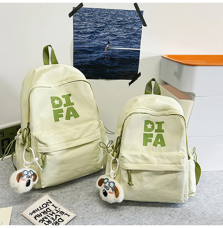 Leichter lässiger Schulrucksack