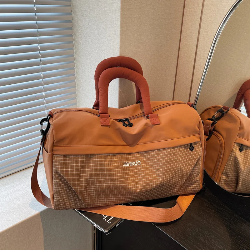 Sportliche Freizeit-Reisetasche mit ergonomischen Griffen und mehreren Fächern Skanto