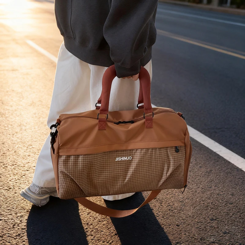 Sportliche Freizeit-Reisetasche mit ergonomischen Griffen und mehreren Fächern Skanto