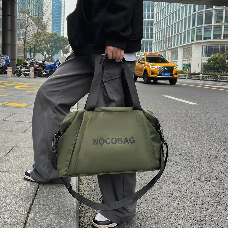 Sportliche Reisetasche mit strapazierfähigem Material und vielseitigem Innenraum Skanto