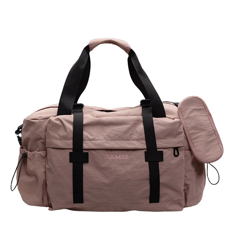 Sportliche Reisetasche mit strapazierfähigem Material und viel Stauraum Skanto