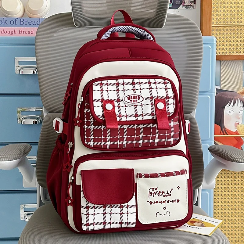 Karierter Schulrucksack