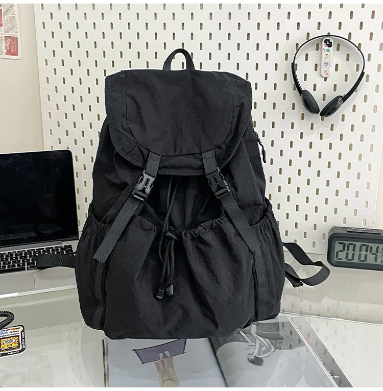 Vielseitiger Rucksack mit Kordelzug