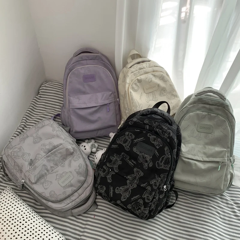Strapazierfähiger Nylon-Rucksack mit niedlichem Bärenmuster Skanto