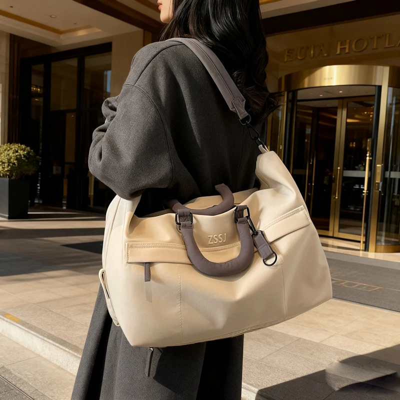 Stylische Handtasche mit verstellbarem Schultergurt und strapazierfähigem Material Skanto
