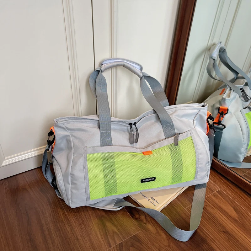 Sportliche Reisetasche mit Netzstruktur und praktischen Fächern Skanto
