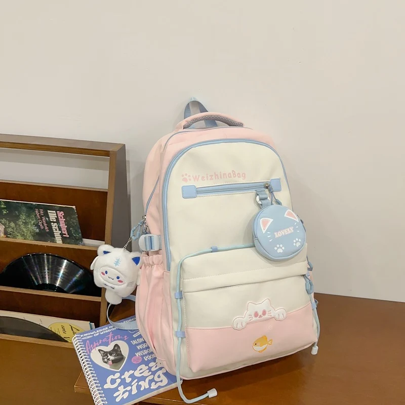 Verspielter Schulrucksack mit Katzen-Design
