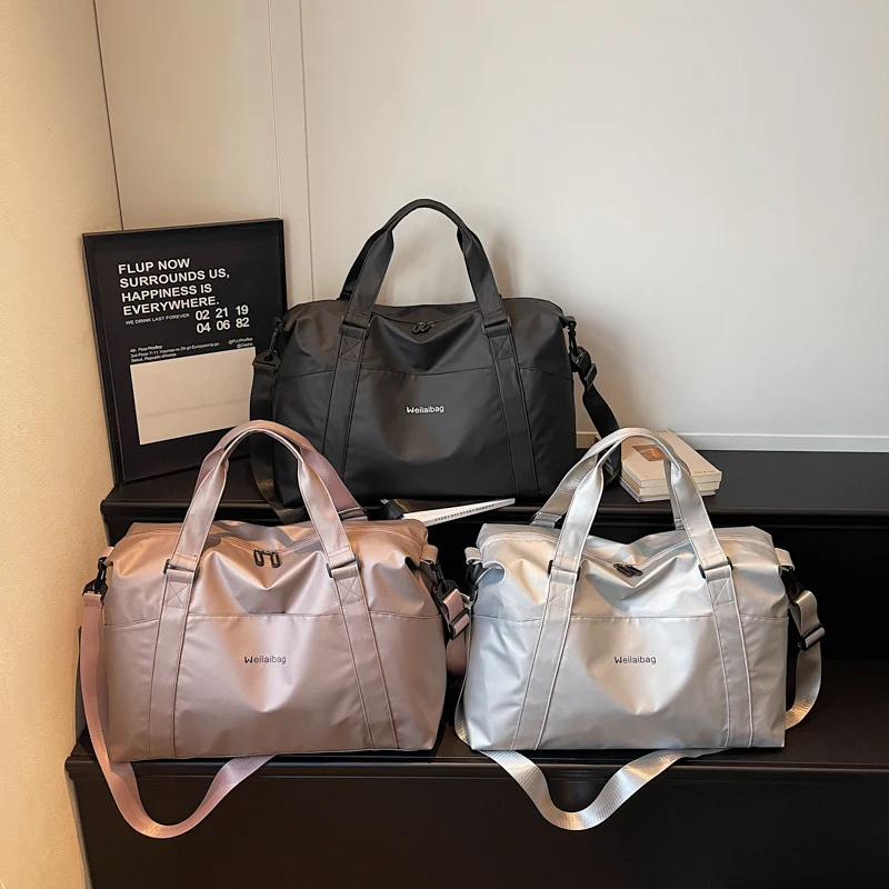 Multifunktionale Sport- und Reisetasche mit strukturierter Oberfläche Skanto