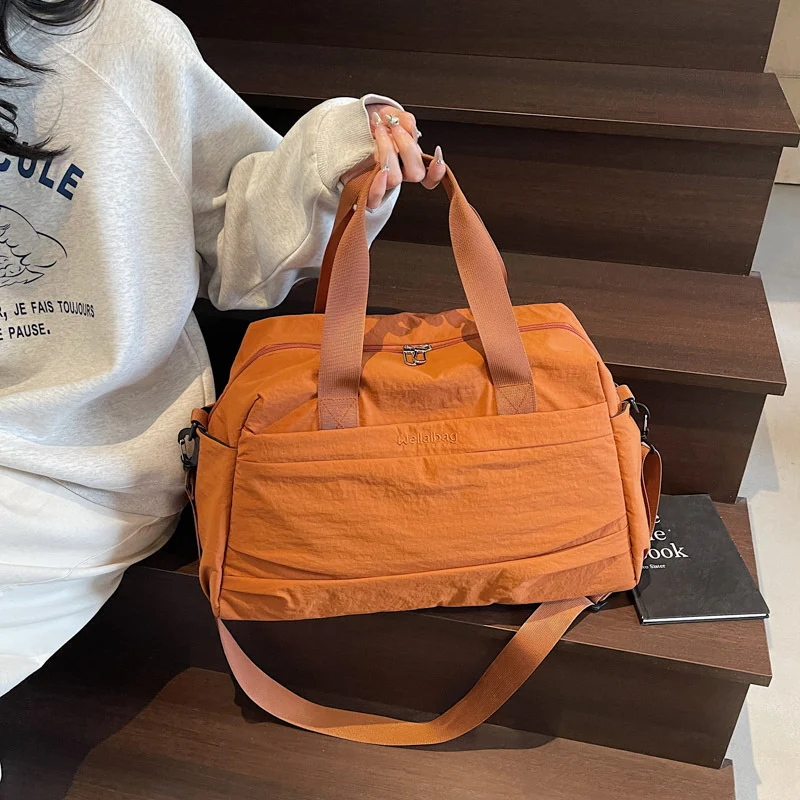 Multifunktionale Sport- und Reisetasche mit abnehmbarem Schultergurt Skanto