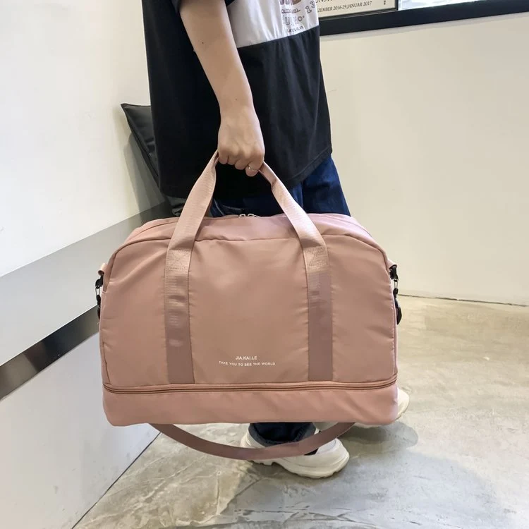 Sportliche Reisetasche mit geräumigem Innenraum und abnehmbarem Schultergurt Skanto
