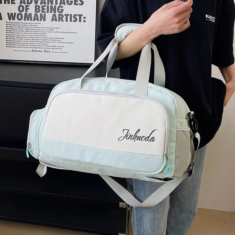 Sportliche Reisetasche mit geräumigem Hauptfach und praktischen Seitentaschen Skanto