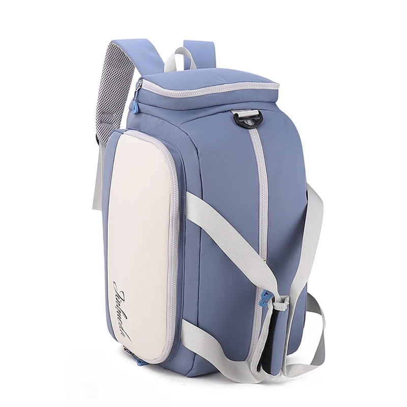 Sportliche Reisetasche mit geräumigem Hauptfach und praktischen Seitentaschen Skanto