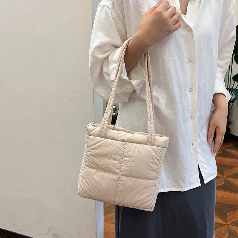 Elegante gepolsterte Schultertasche Skanto